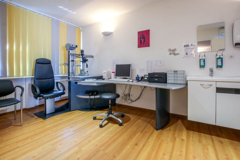 Behandlungszimmer Augenarztpraxis Taucherbeck